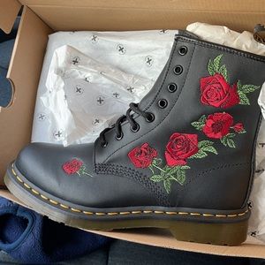 VOMDA DOC MARTENS